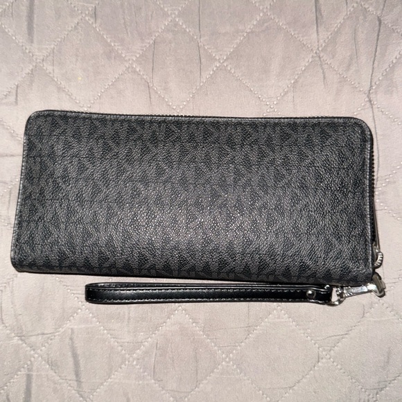 Michael Kors, backpack and matching wallet - Picture 7 of 7